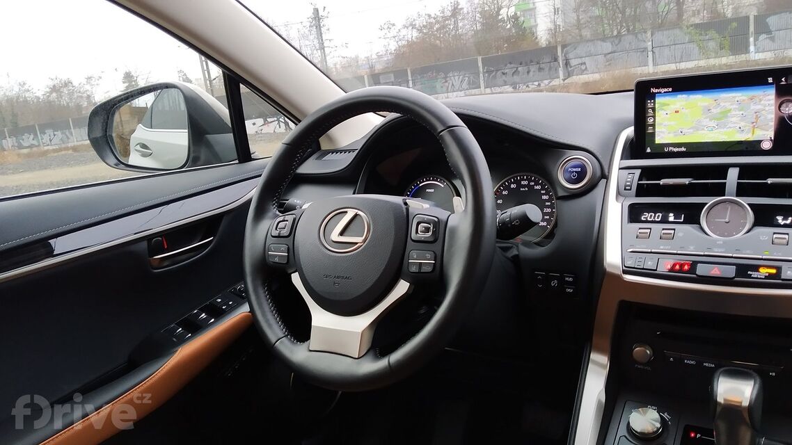 Lexus NX 300h AWD (2020)