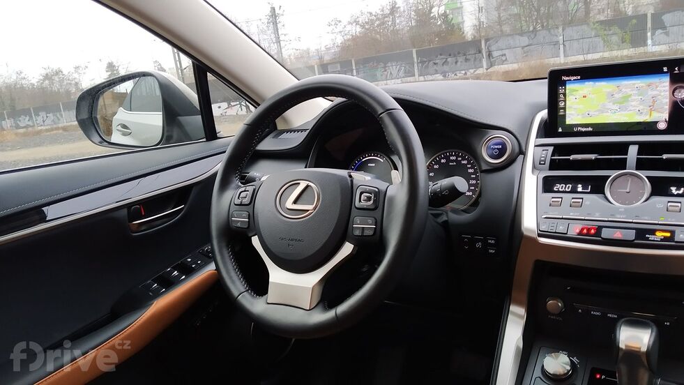 Lexus NX 300h AWD (2020)