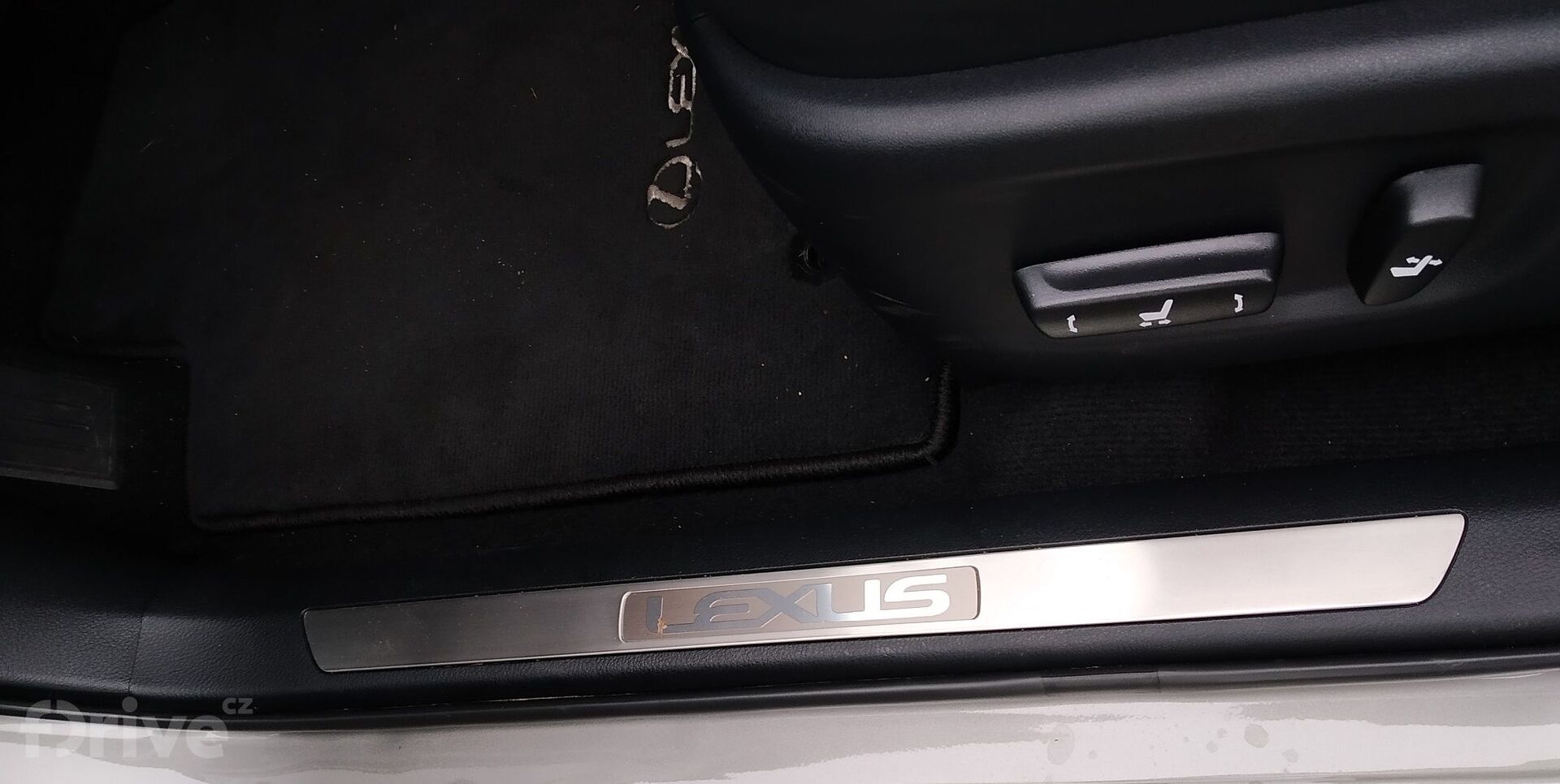 Lexus NX 300h AWD (2020)