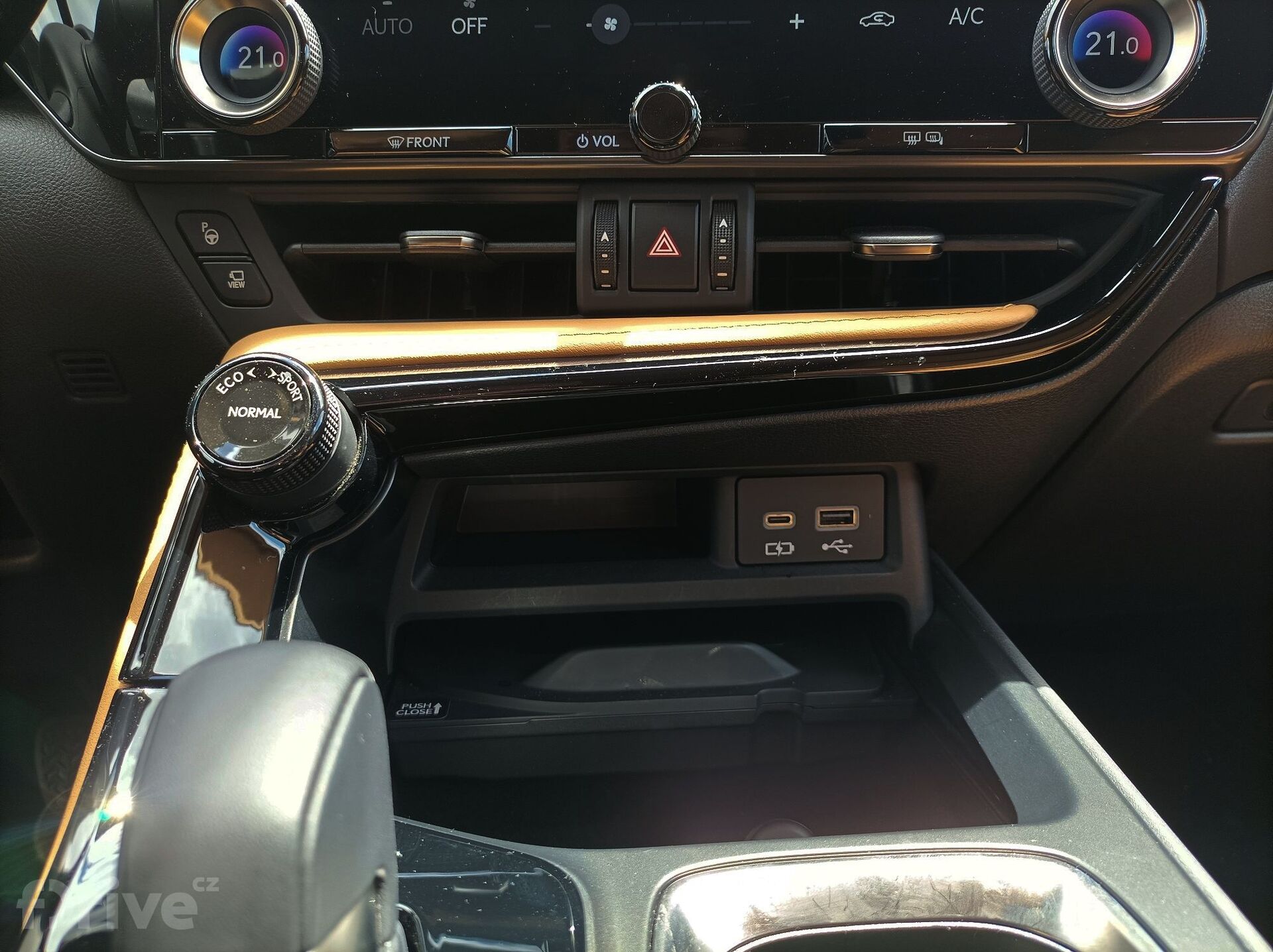 Lexus NX 350h Luxury Top (2022)