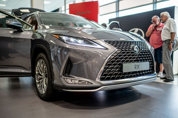 Lexus RX (2019)