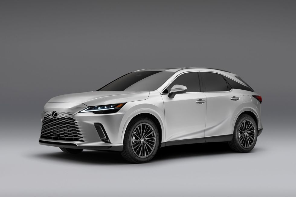 Lexus RX (2023)