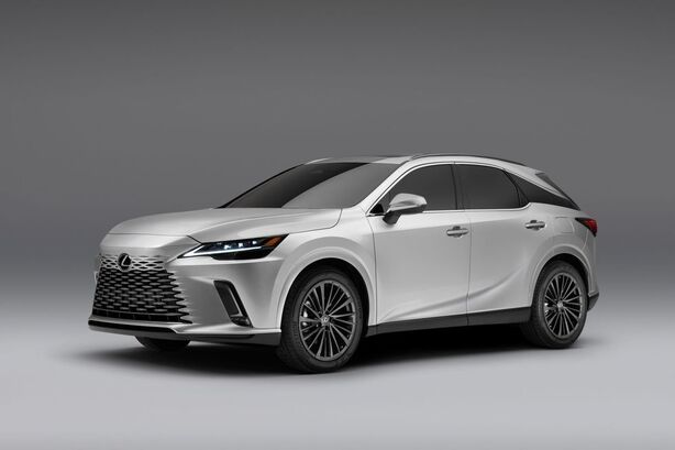 Lexus RX (2023)