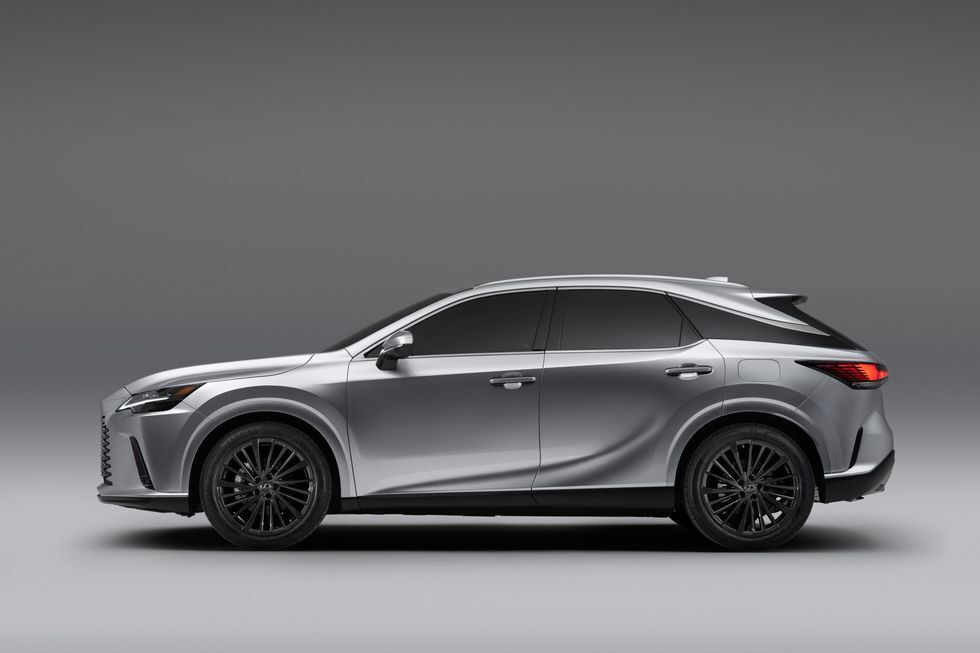 Lexus RX (2023)
