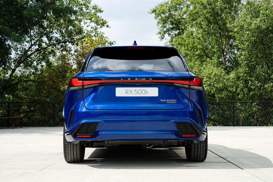 Lexus RX (2023)