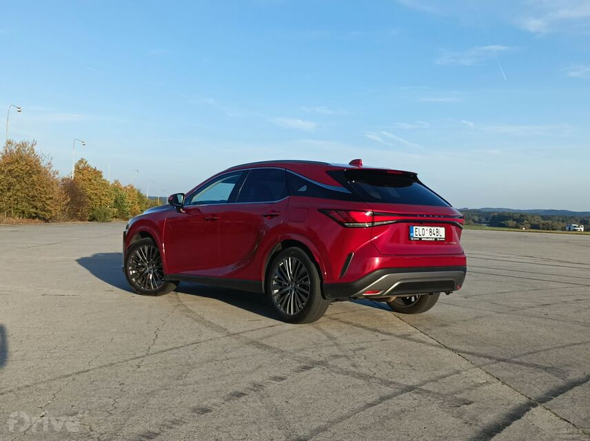 Lexus RX (2023)