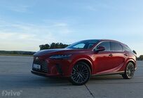Lexus RX (2023)