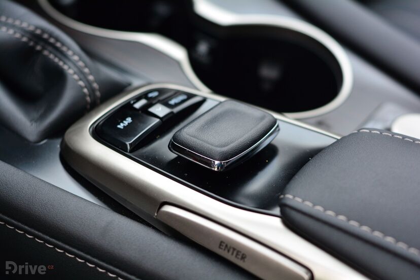 Lexus RX 450h (2015)