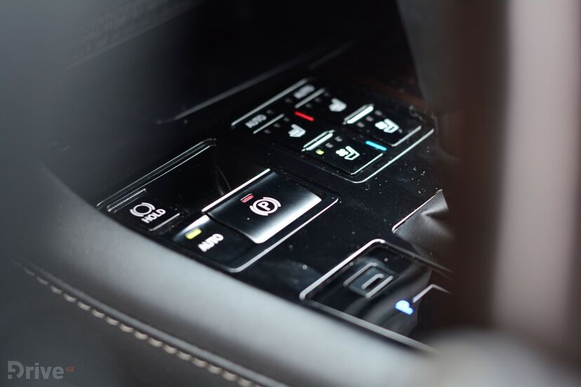 Lexus RX 450h (2015)