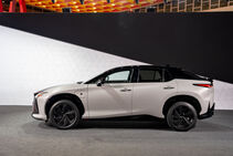 Lexus RZ (2025)