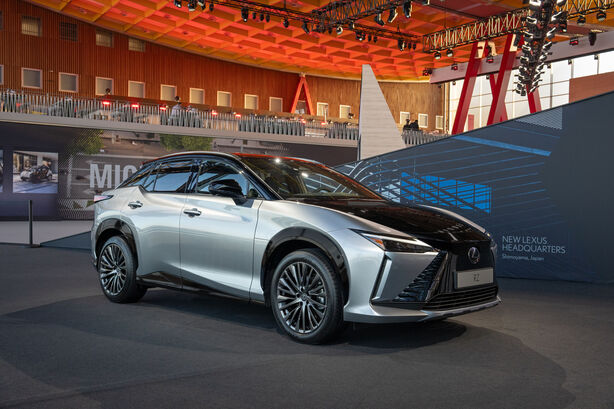Lexus RZ (2025)