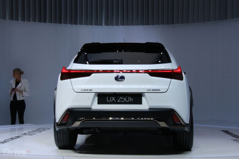 Lexus UX