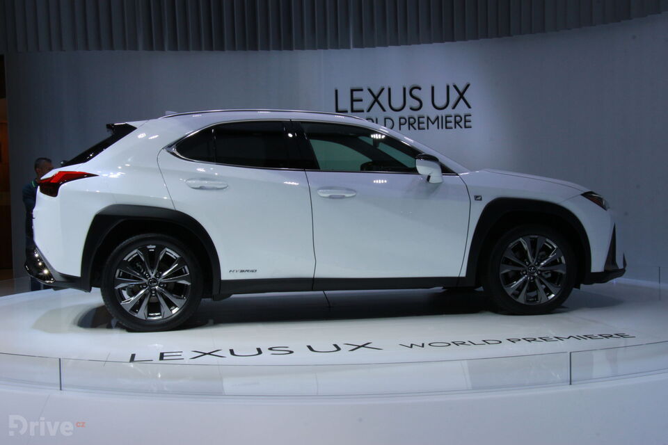 Lexus UX