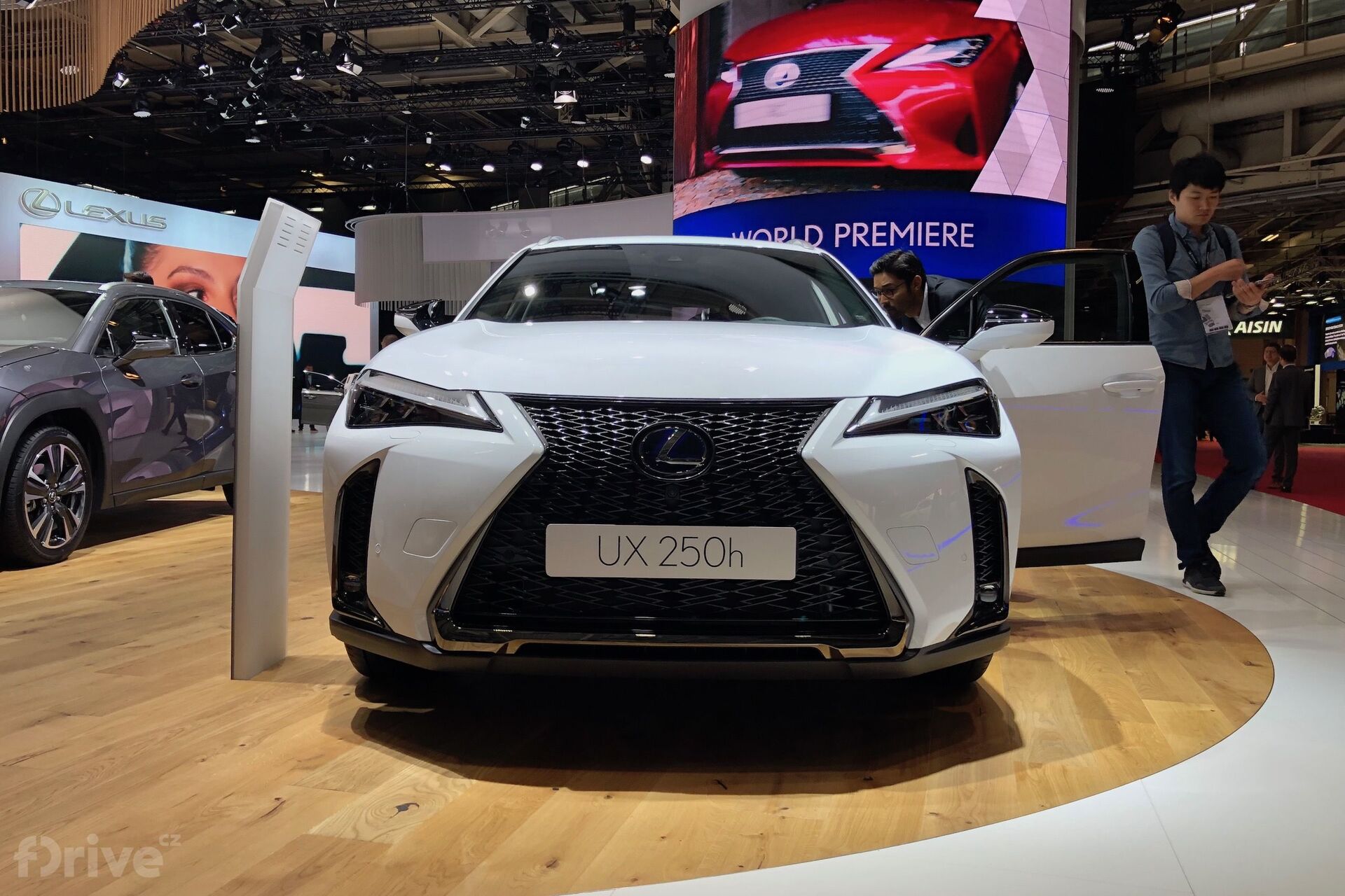 Lexus UX 250h