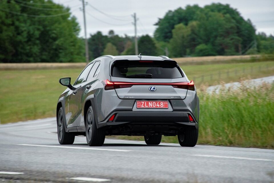 Lexus UX 250h