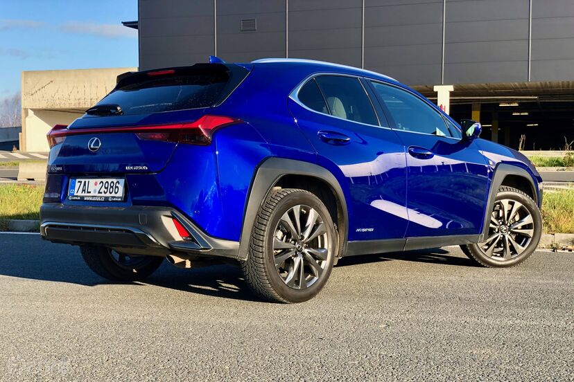 Lexus UX 250h