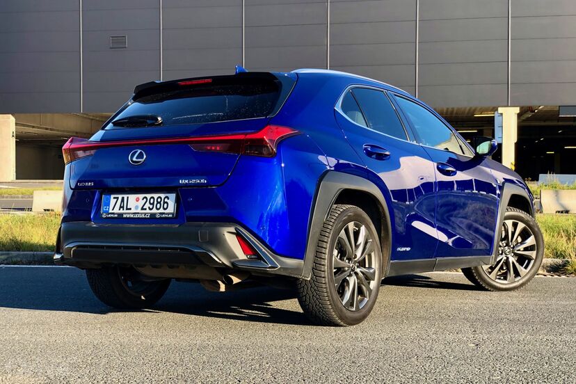Lexus UX 250h
