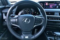 Lexus UX 250h