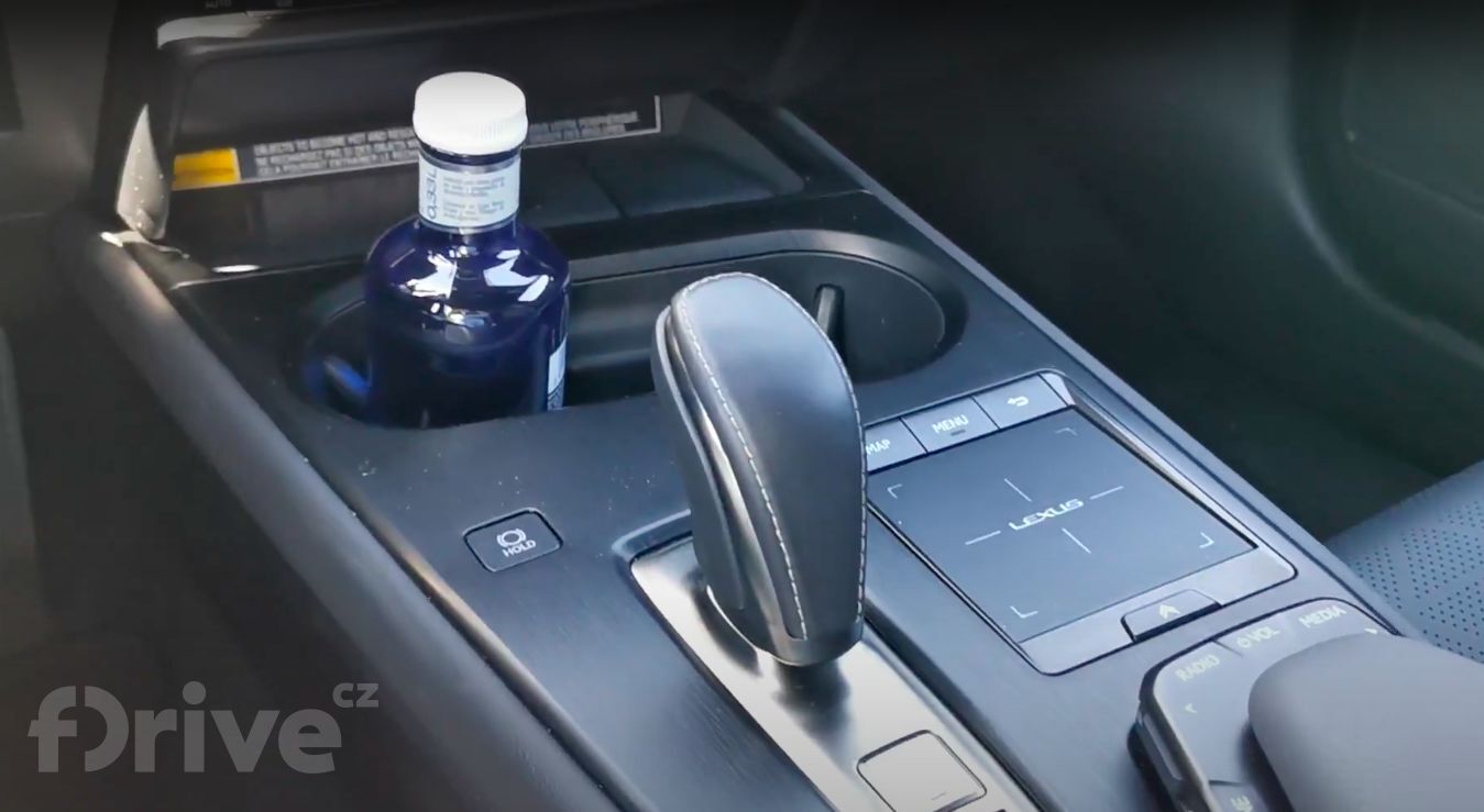 Lexus UX 300e (2020)