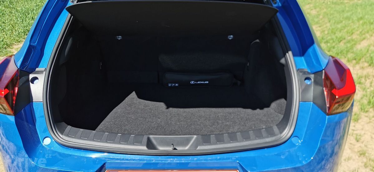 Lexus UX 300e (2020)