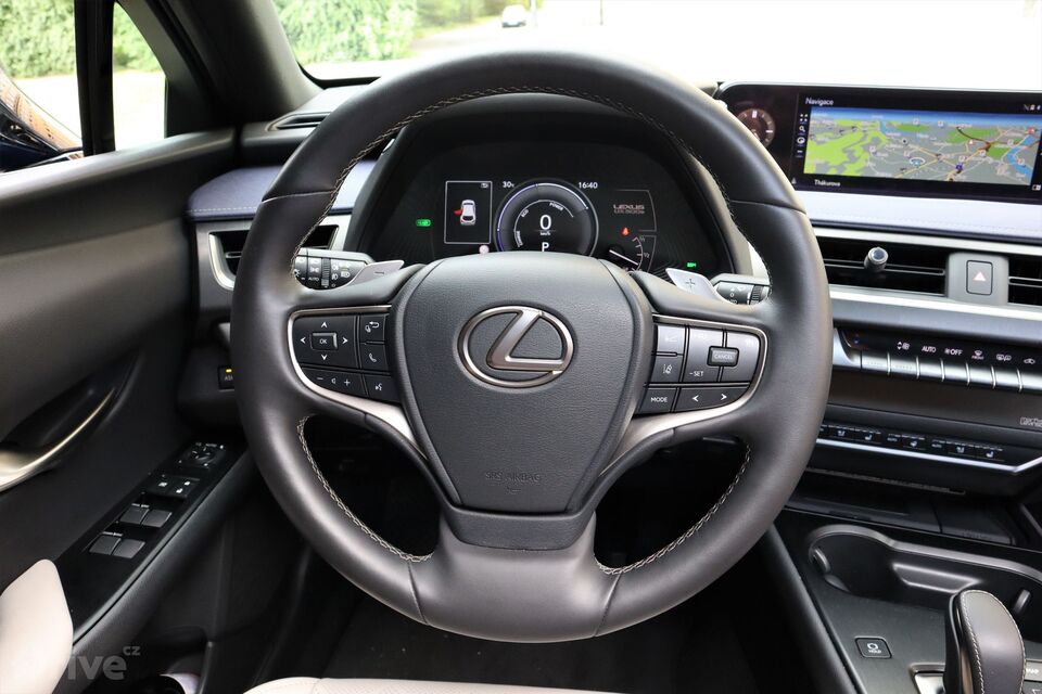 Lexus UX 300e (2020)