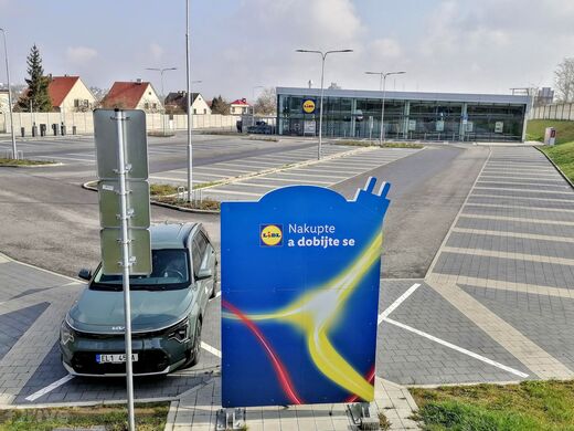 Lidl, Benátky nad Jizerou, dálnice D10, exit km 27
