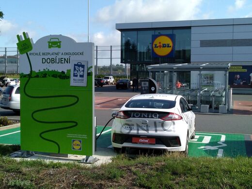 Lidl, Průhonice, dálnice D1, km. 6