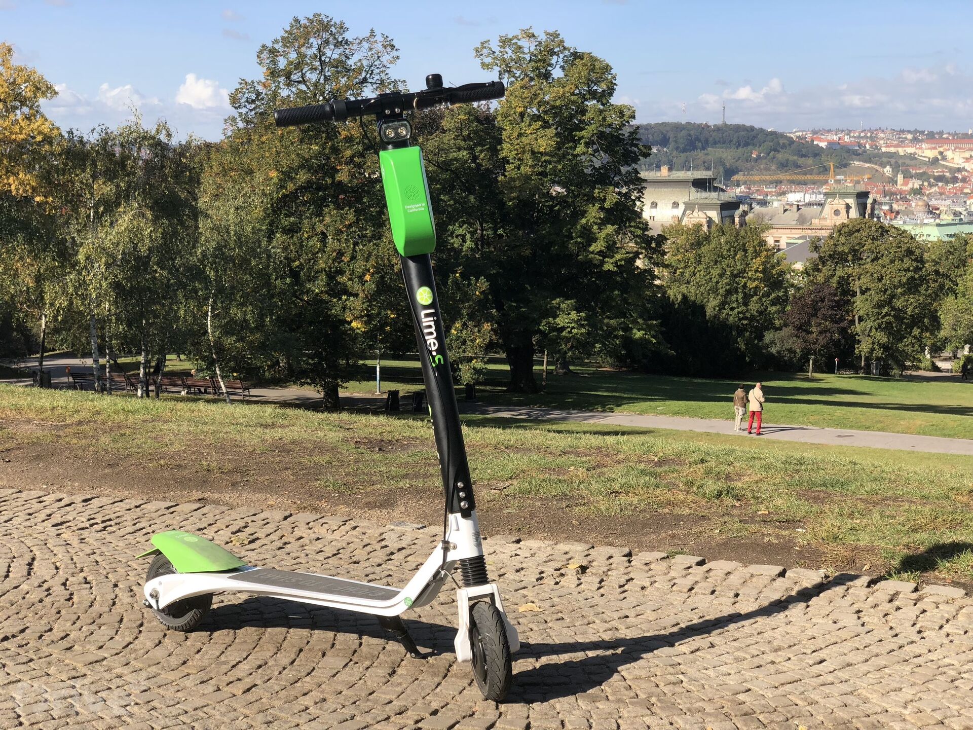 LimeBike Lime-S elektrokoloběžka - Test