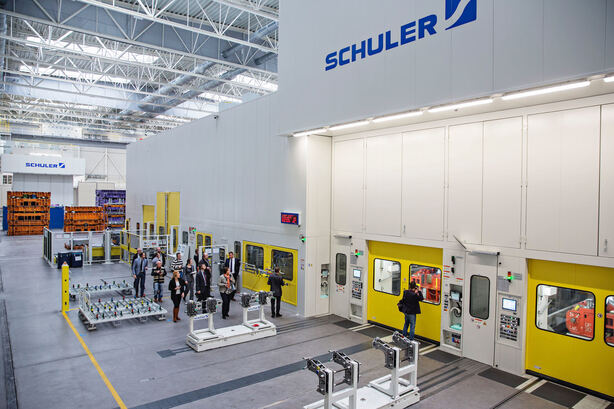 Lisovací linka PXL II v závodě Škody Auto