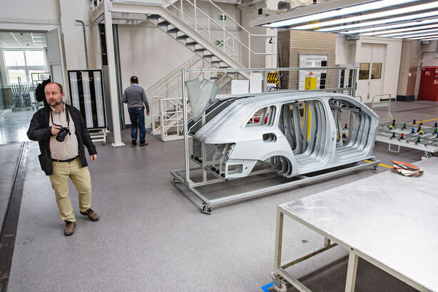 Lisovací linka PXL II v závodě Škody Auto