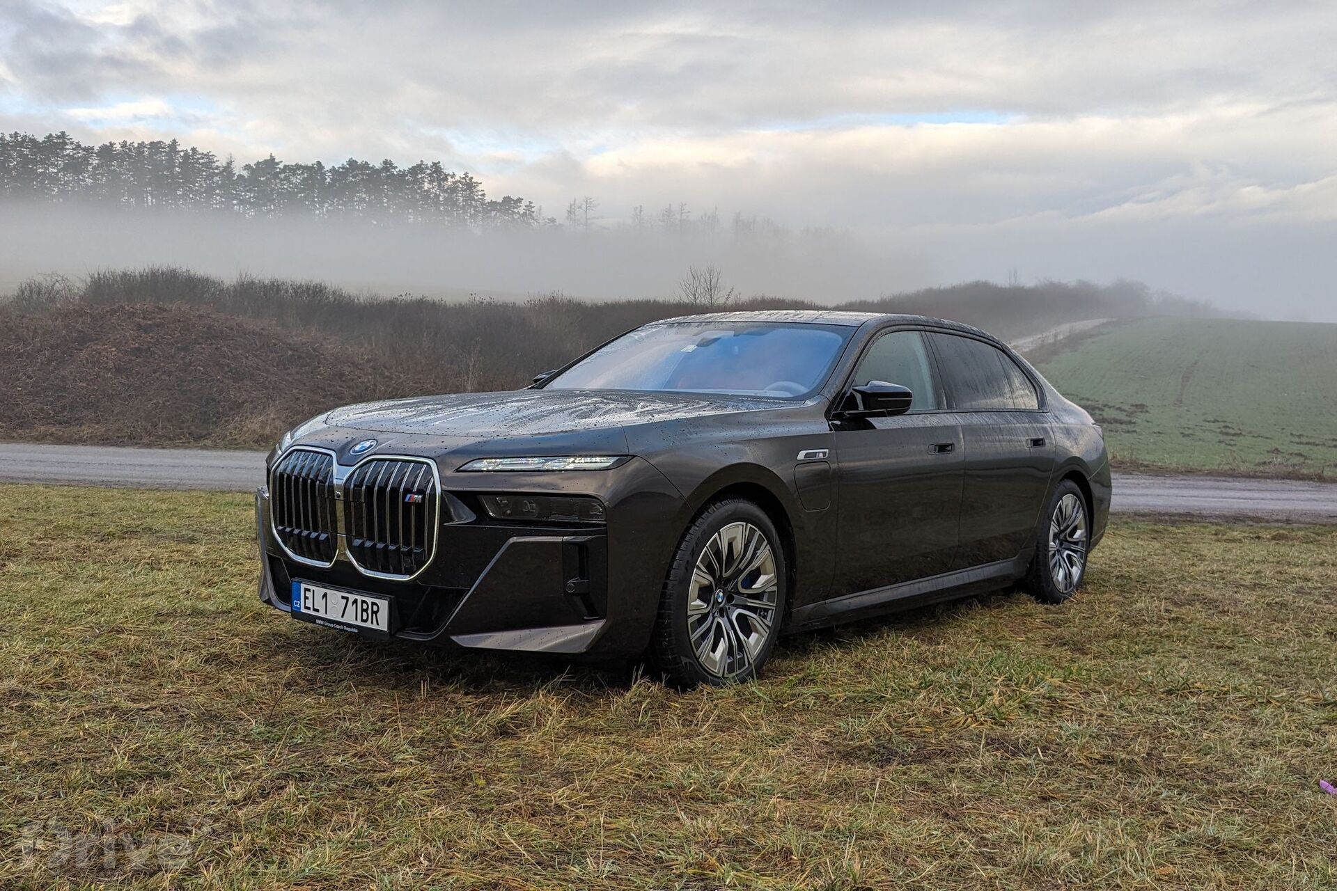 Luxusní plug-in hybrid BMW M760e xDrive