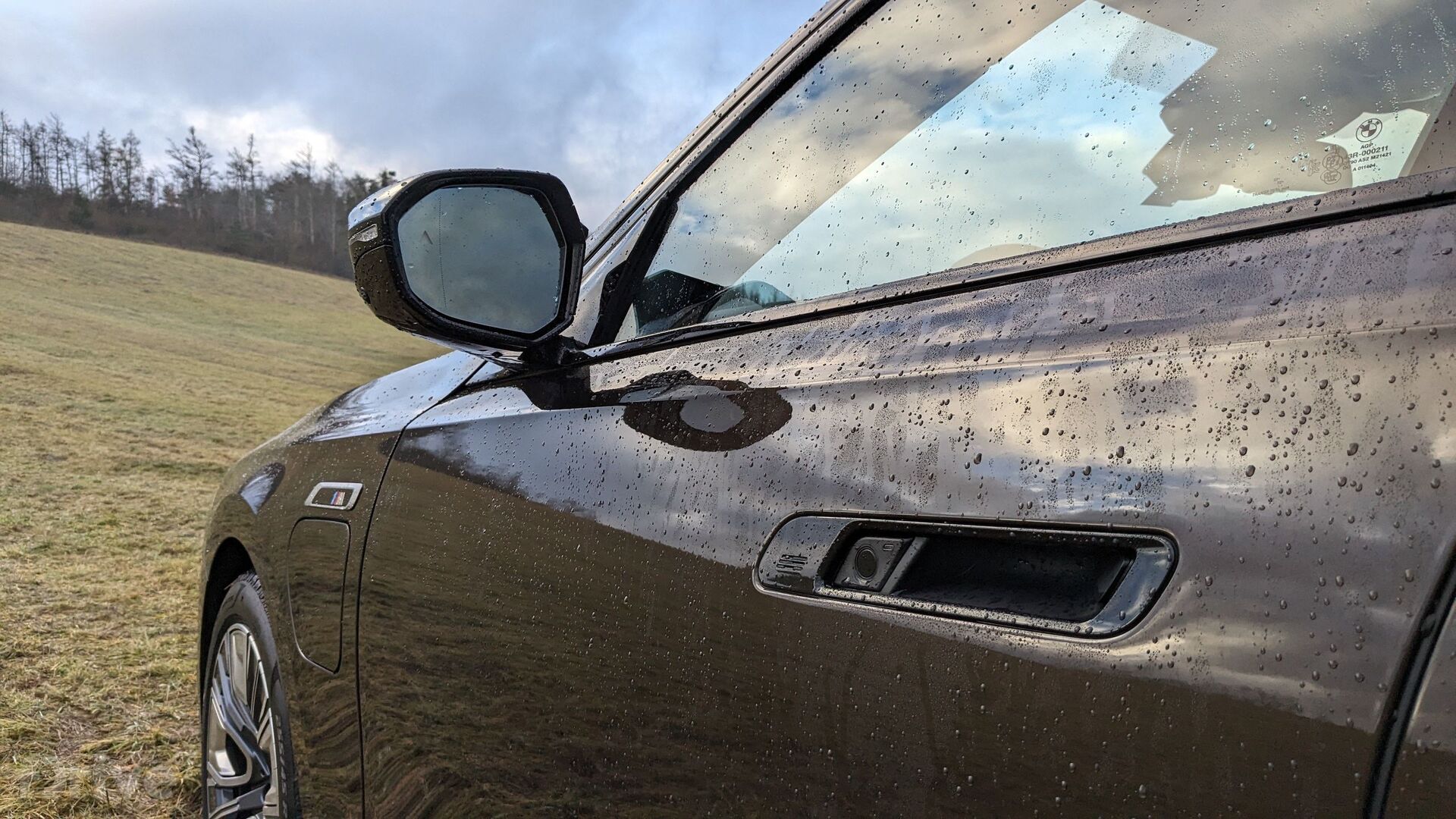 Luxusní plug-in hybrid BMW M760e xDrive