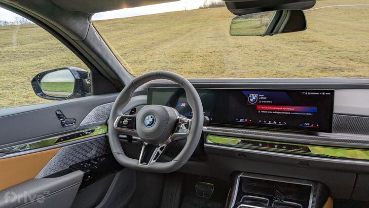 Luxusní plug-in hybrid BMW M760e xDrive