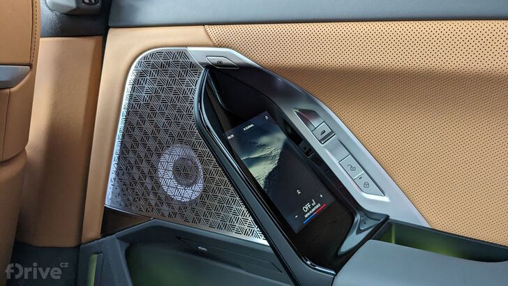 Luxusní plug-in hybrid BMW M760e xDrive