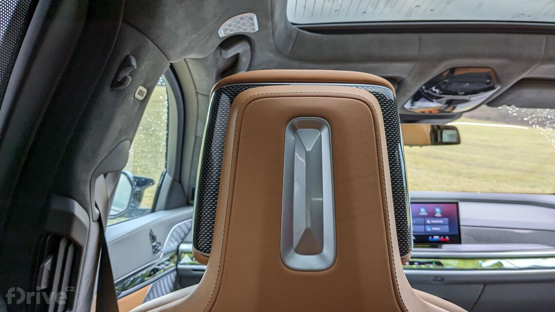 Luxusní plug-in hybrid BMW M760e xDrive