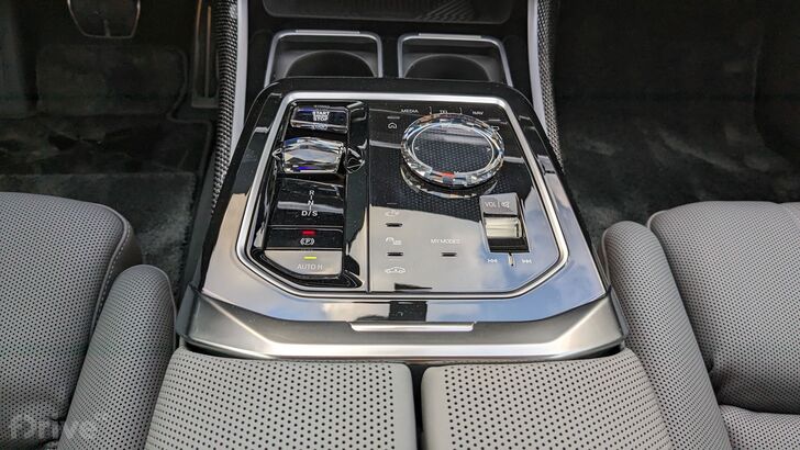 Luxusní plug-in hybrid BMW M760e xDrive