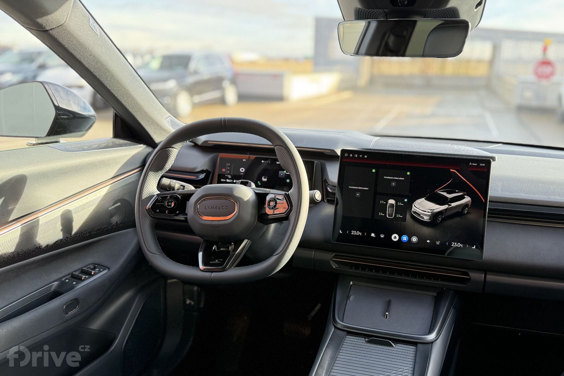 Lynk & Co 08