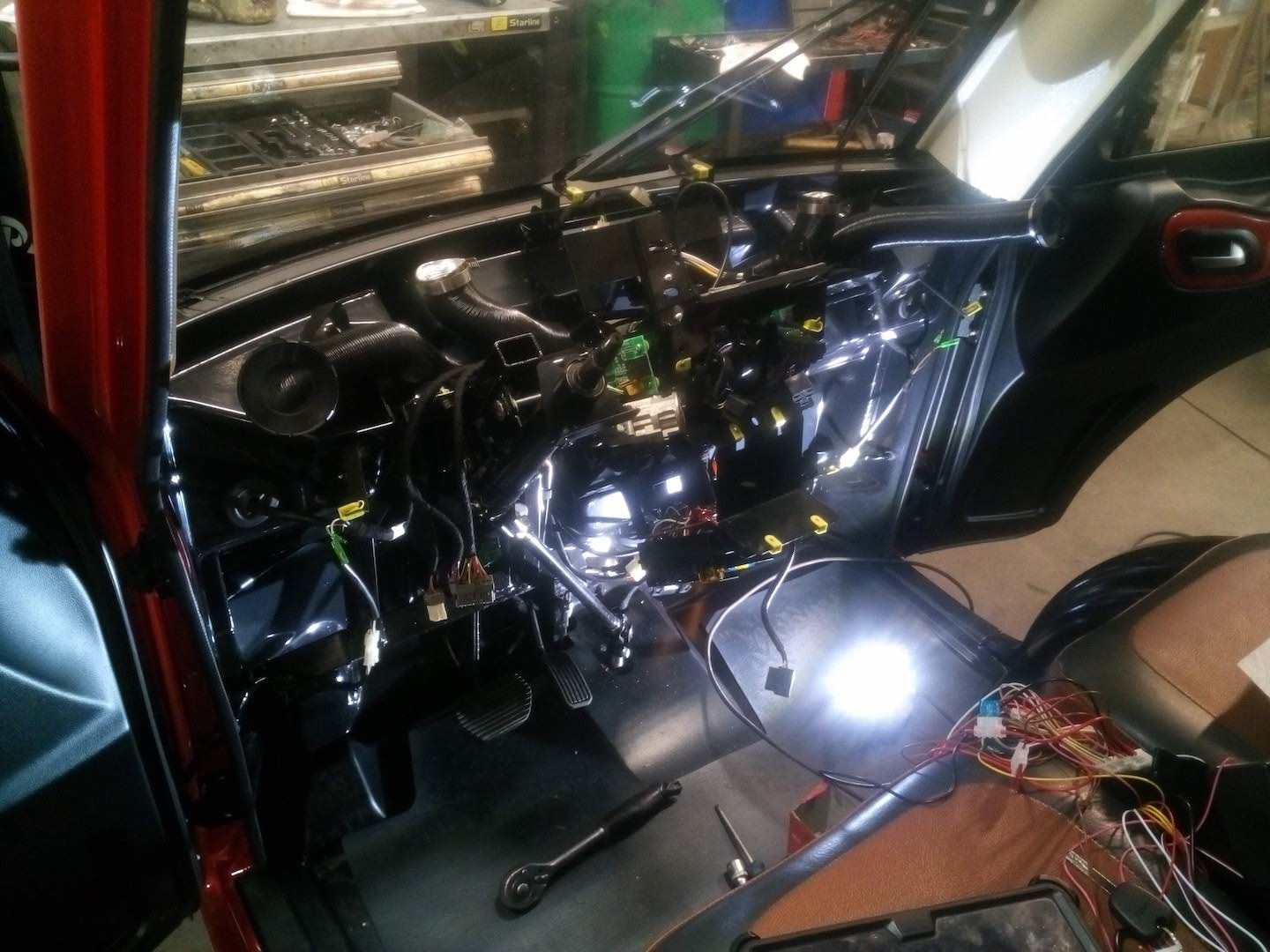 Malý nákladní elektromobil elBlesk Cenntro