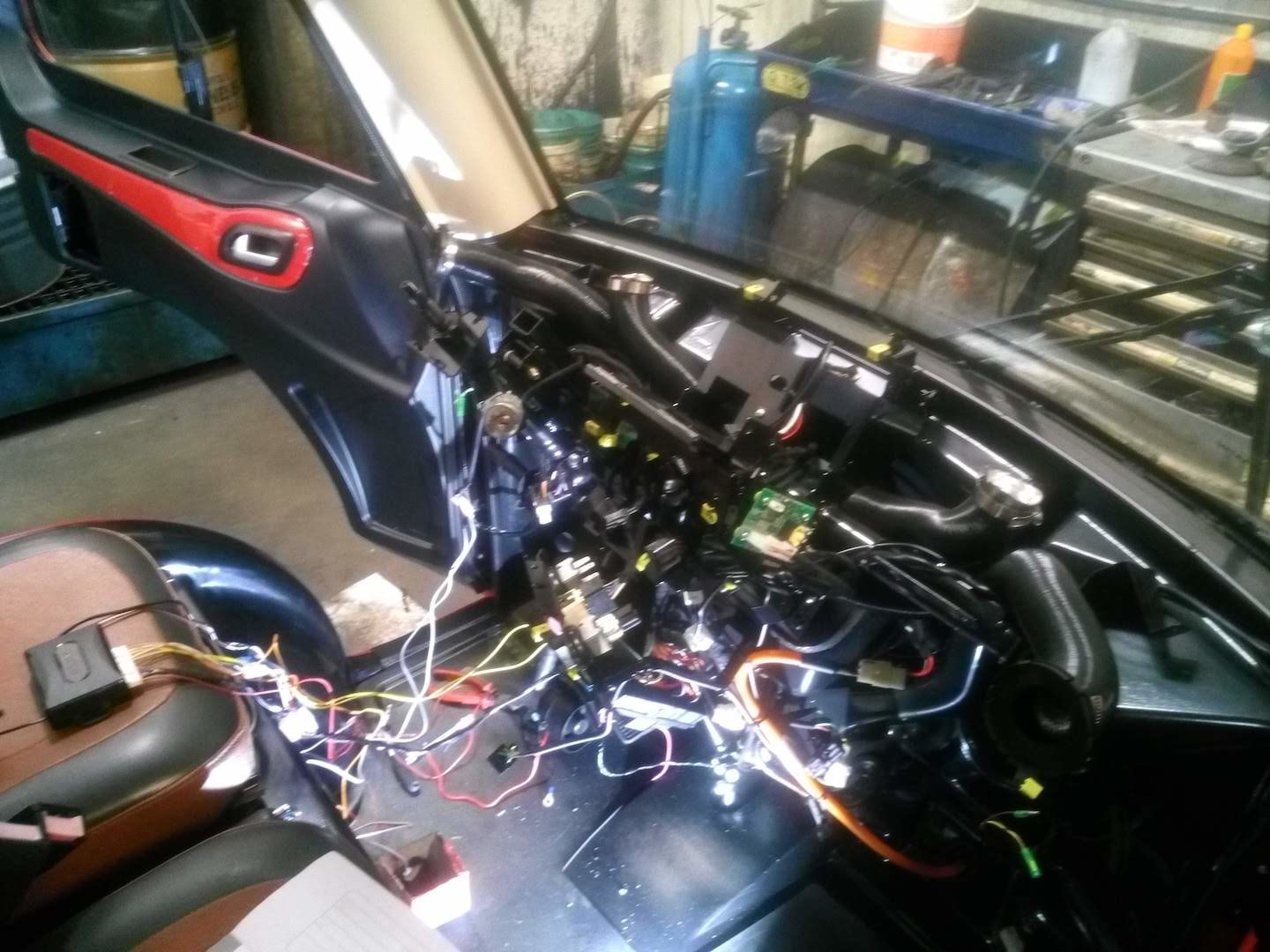 Malý nákladní elektromobil elBlesk Cenntro