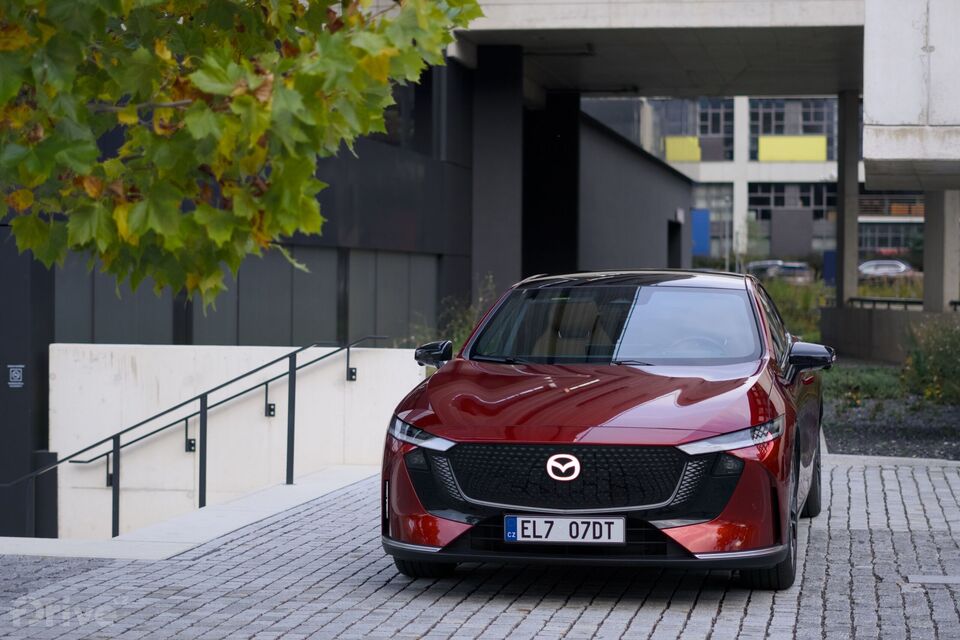 Mazda 6e (2025)
