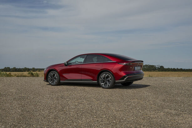 Mazda 6e (2025)