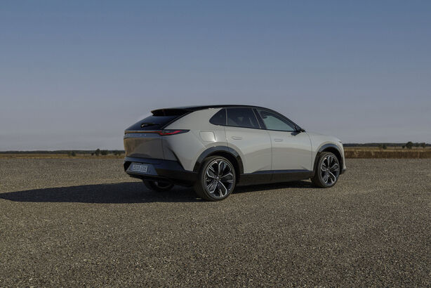 Mazda CX-6e