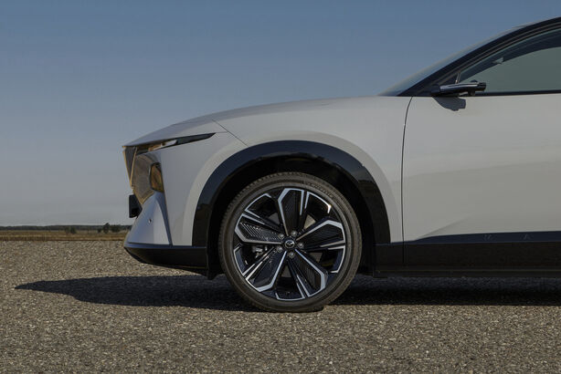 Mazda CX-6e