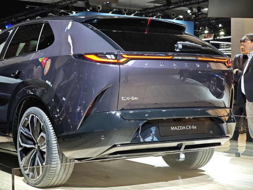 Mazda CX-6e (2026)