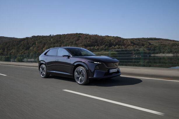 Mazda CX-6e (2026)