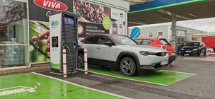 Mazda MX-30 - cesta do Alp