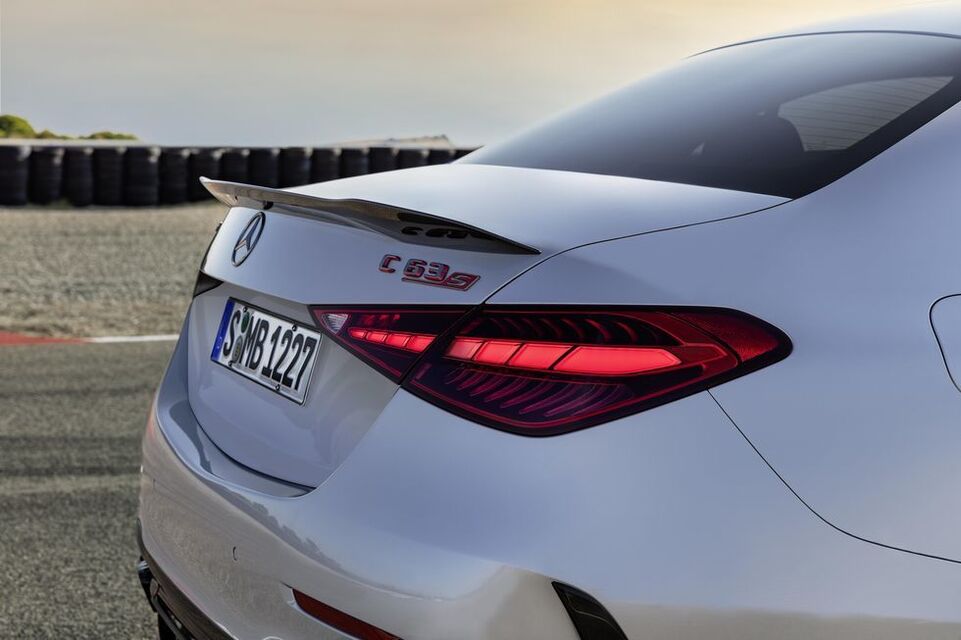 Mercedes-AMG C63 S E Performance