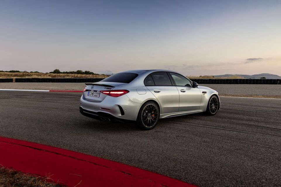 Mercedes-AMG C63 S E Performance