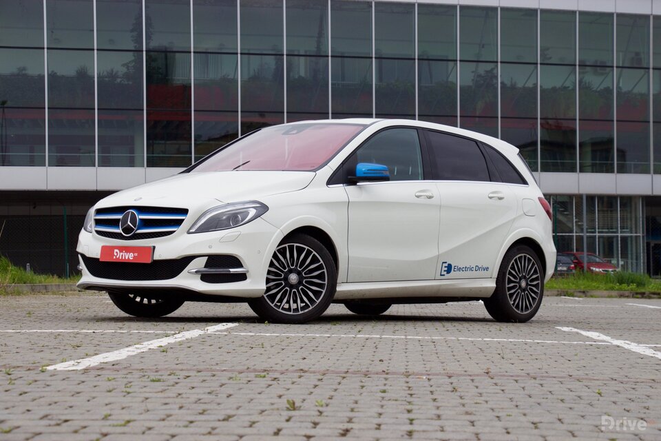 Mercedes-Benz B250e