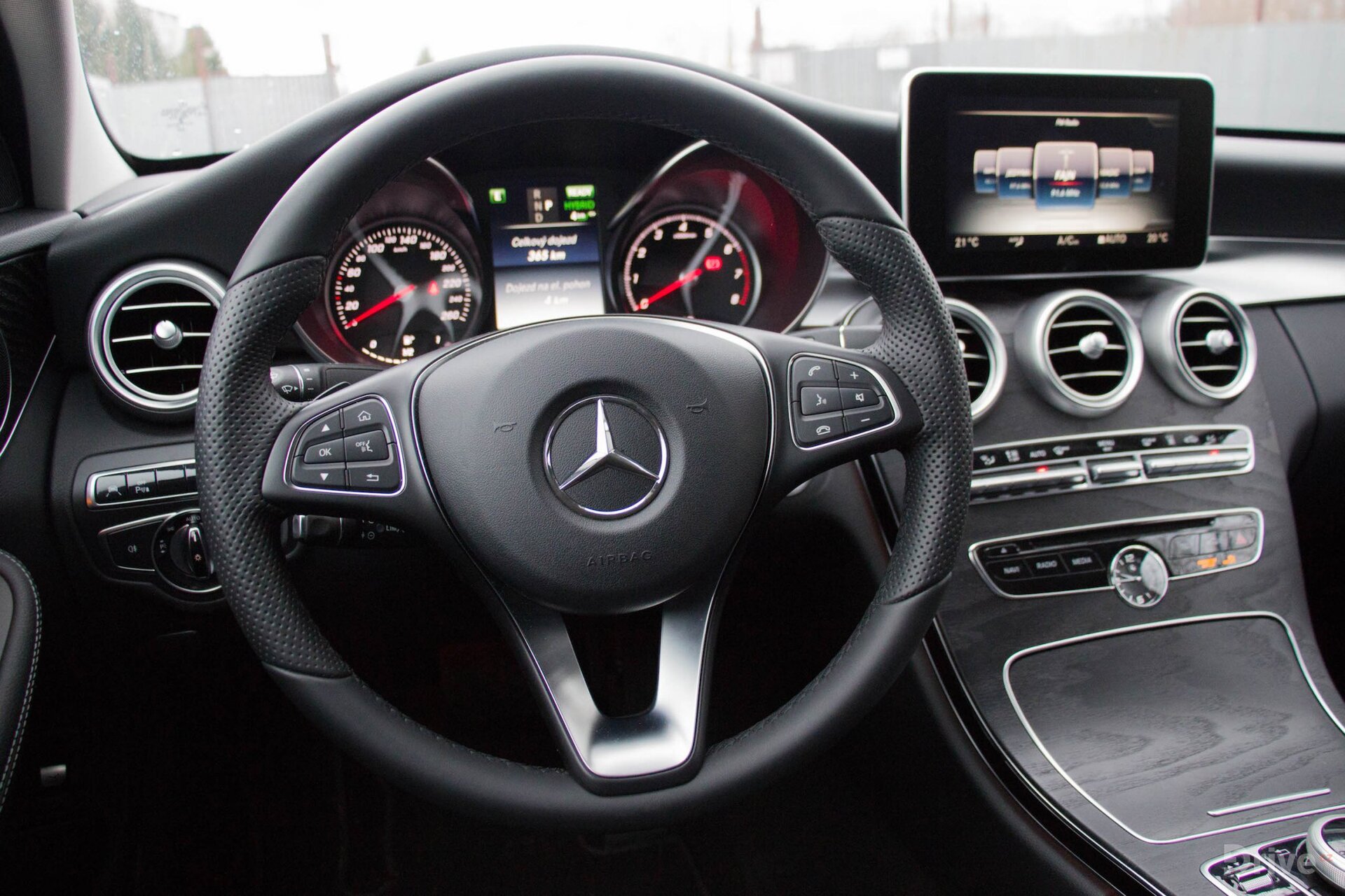 Mercedes-Benz C 350e (2015)